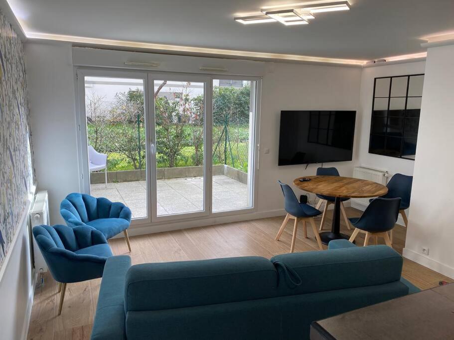 Flora2 Apartment แซงต์-เดอนี ภายนอก รูปภาพ