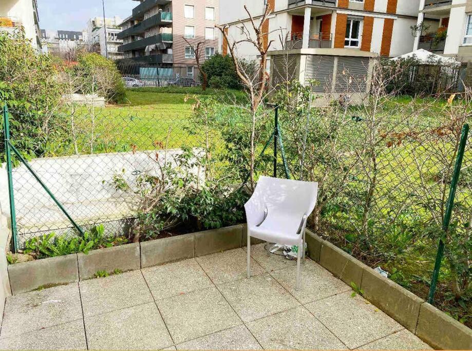 Flora2 Apartment แซงต์-เดอนี ภายนอก รูปภาพ