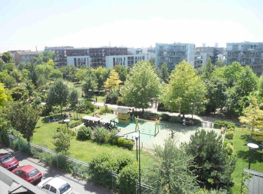 Flora2 Apartment แซงต์-เดอนี ภายนอก รูปภาพ