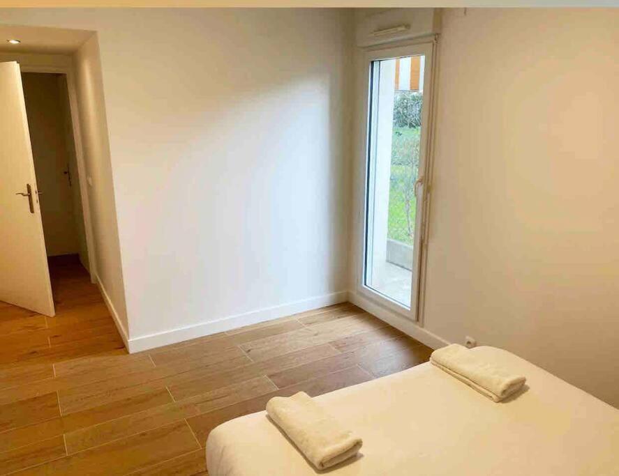 Flora2 Apartment แซงต์-เดอนี ภายนอก รูปภาพ